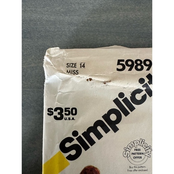 Simplicity Vintage Uncut Pullover Dresses with Surplice Bodice Size 14 No 5989 - Picture 2 of 7